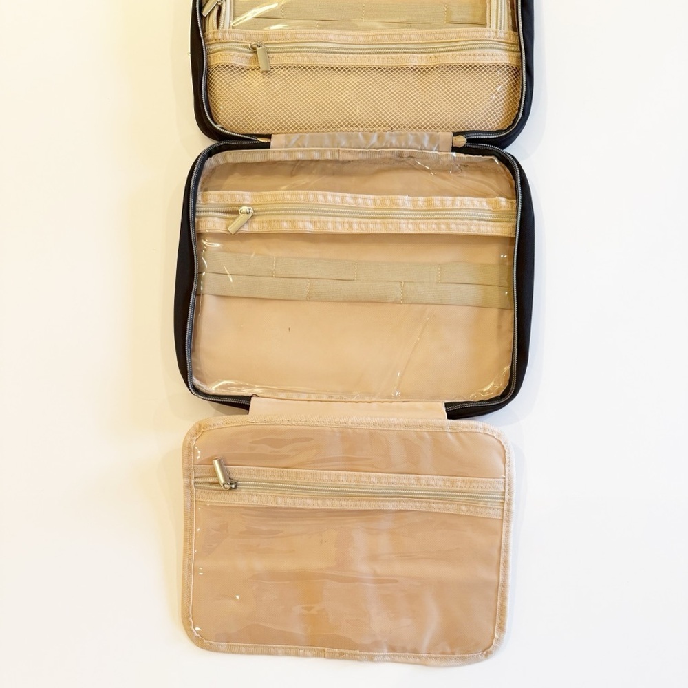 NWT Wedama Large Quilted Toiletry + Jewelry Organizer Travel Bag - Picture 8 of 14